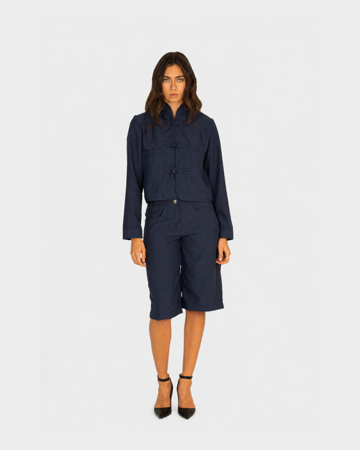 Bermuda oversized em tecido estruturado